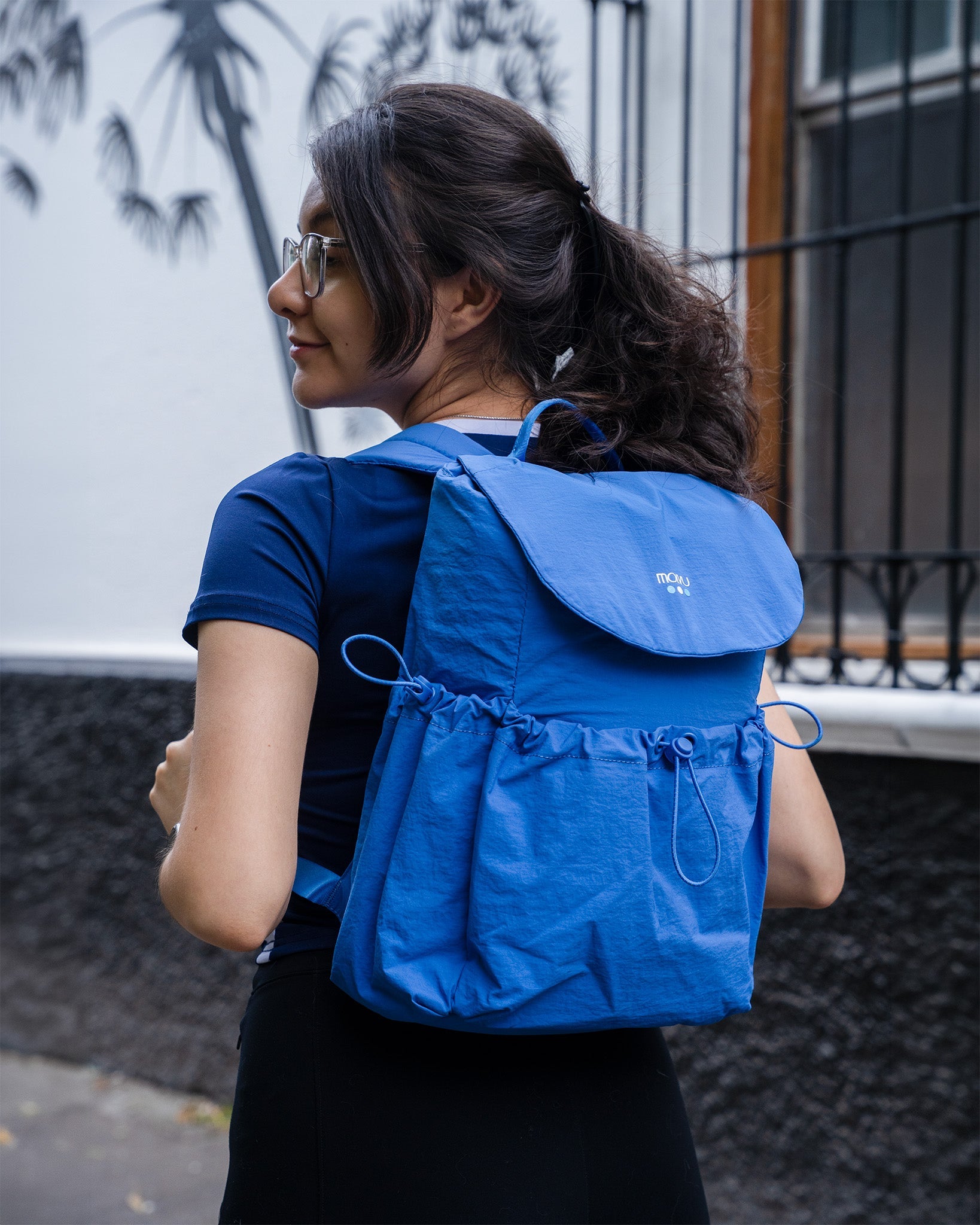 Mochila U7 Puff Azul en uso