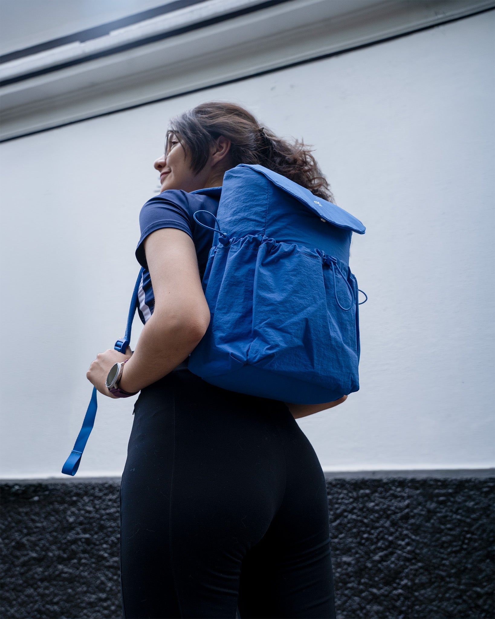 Mochila U7 Puff Azul en uso