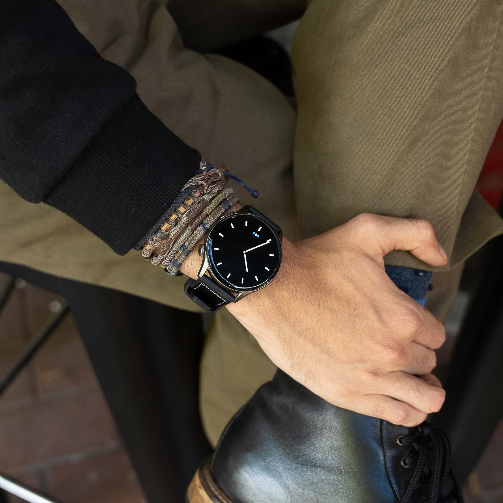 Reloj T7 Negro + Pulsera negro c/bordado