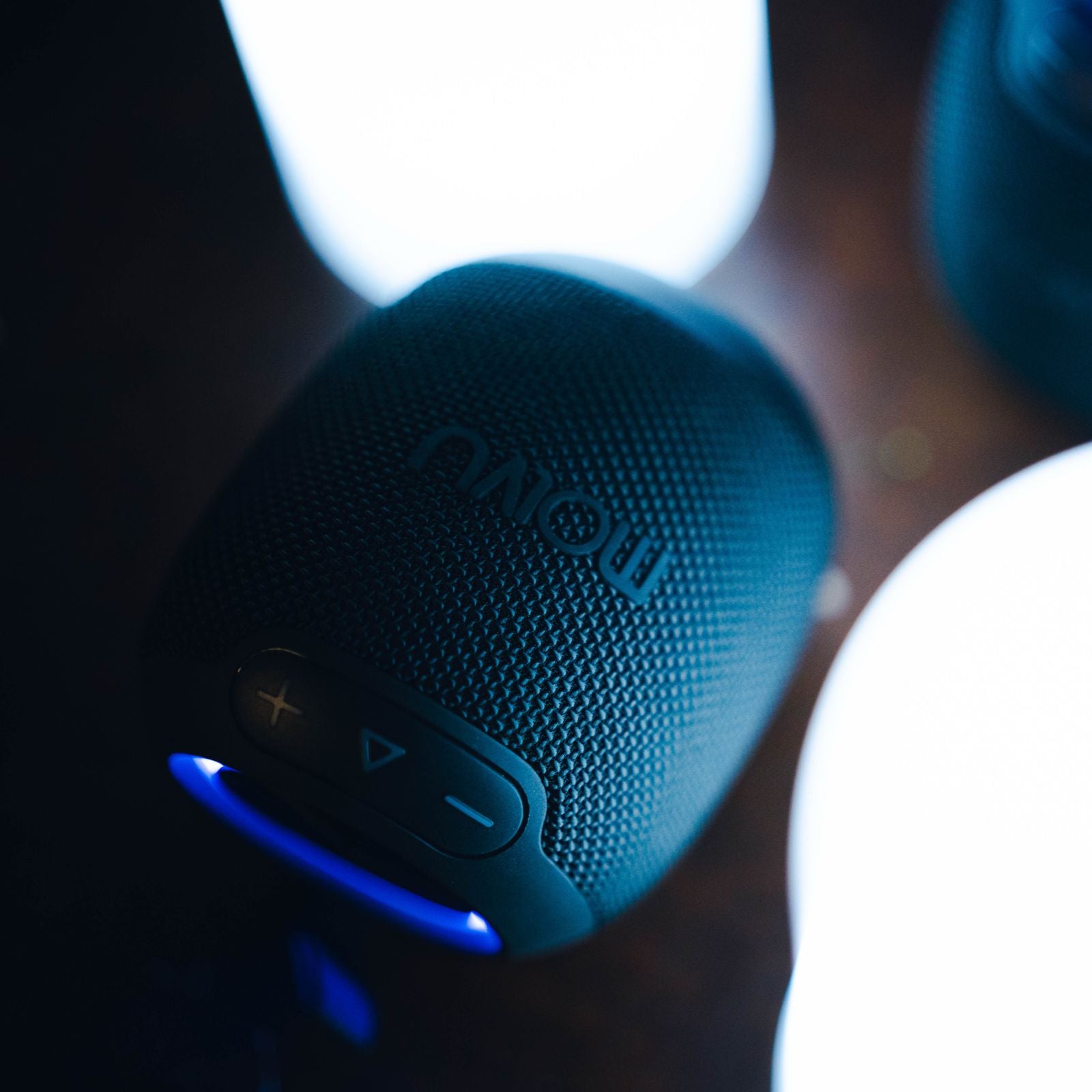 Bocina Bix + Audífonos K2