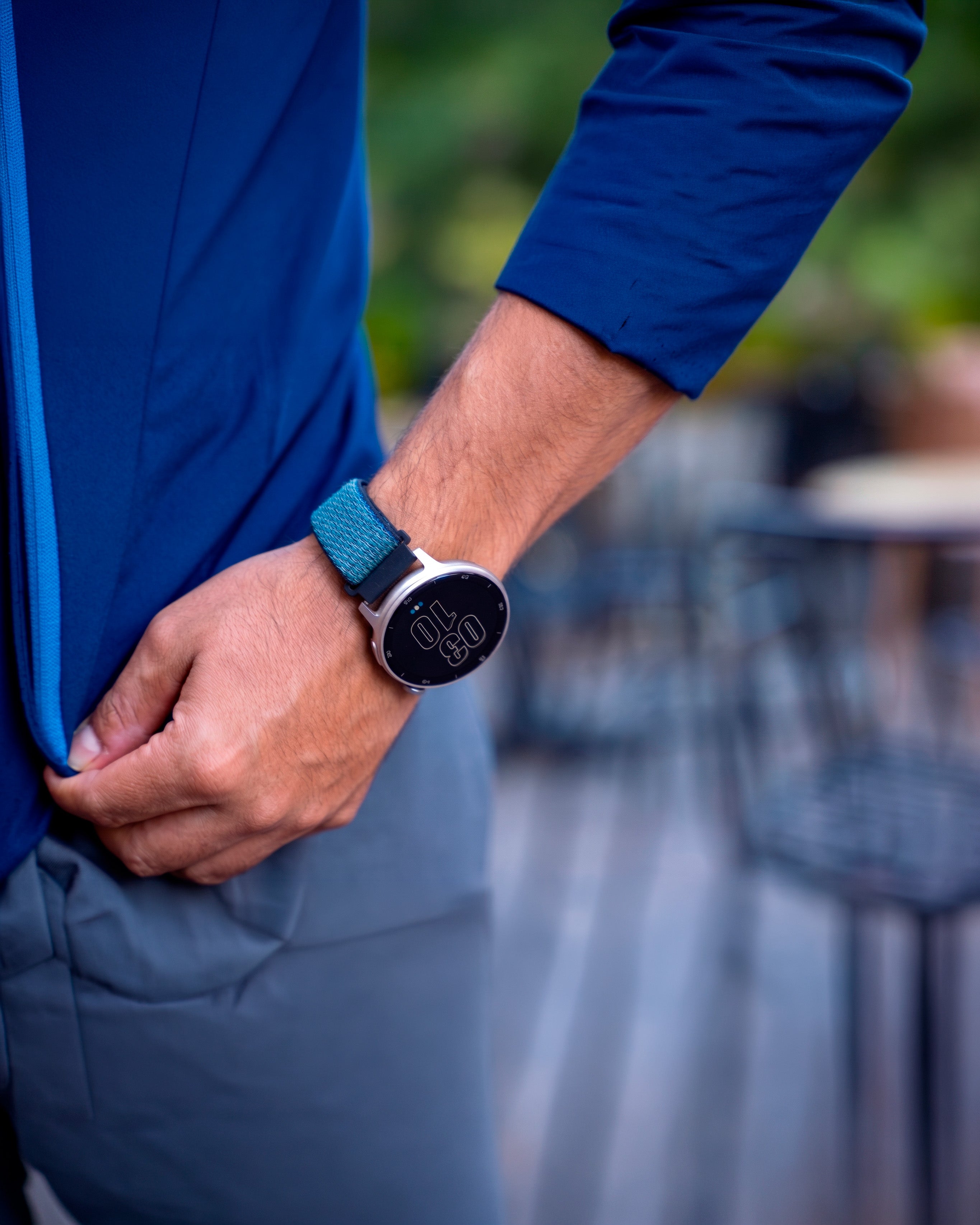Reloj T8 Gris + Pulsera velcro azul
