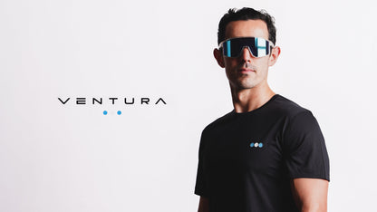 Playera Ventura Hombre Negro en uso