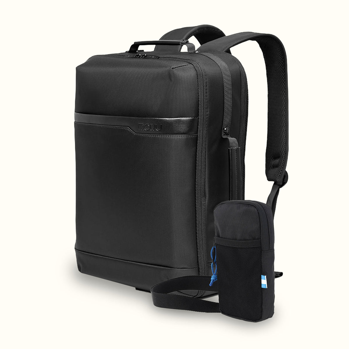 Combo Viaje Express: mochila Go Viaje negra y porta pasaporte negro