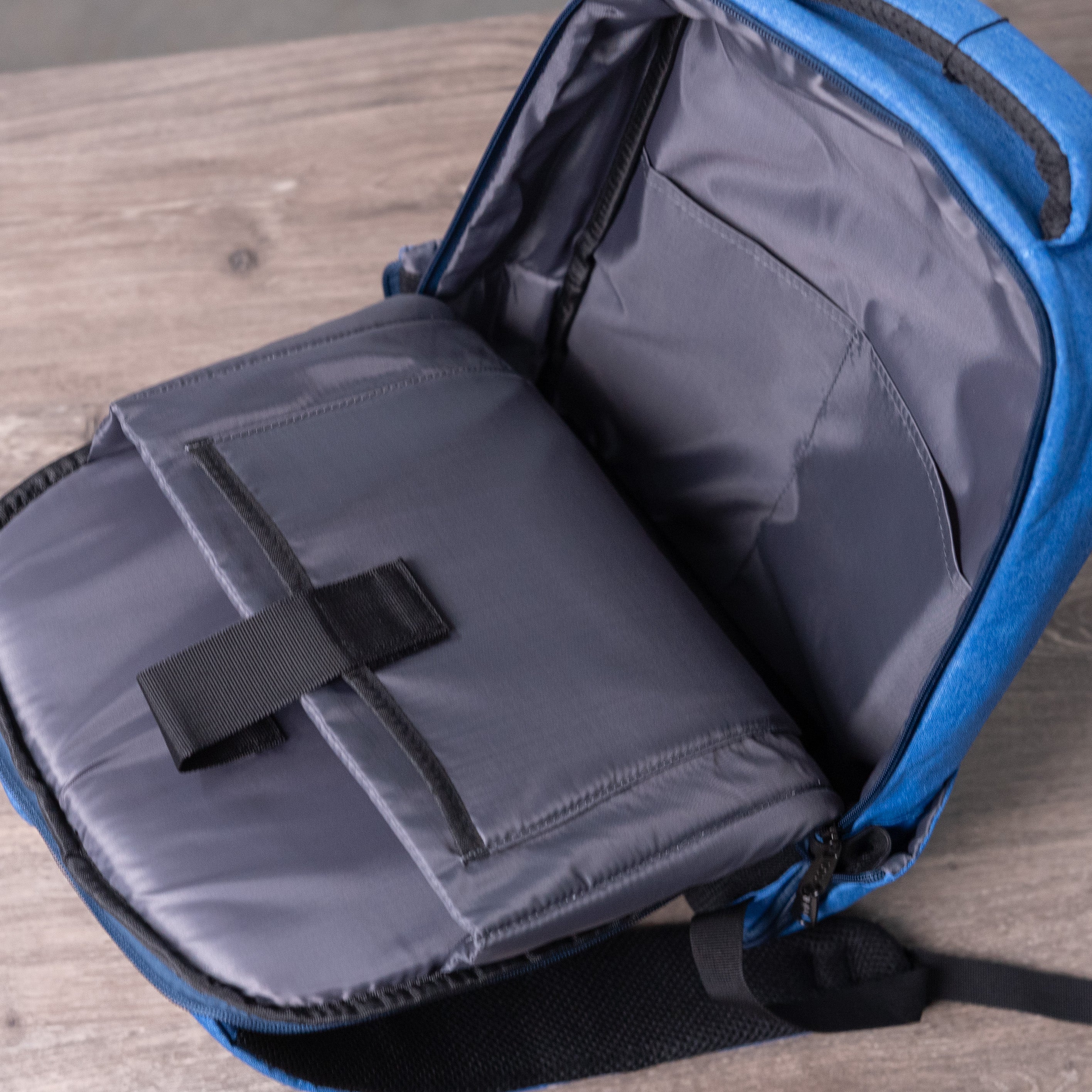 Mochila U2 Azul Celeste