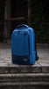 Mochila U2 Azul Celeste en uso