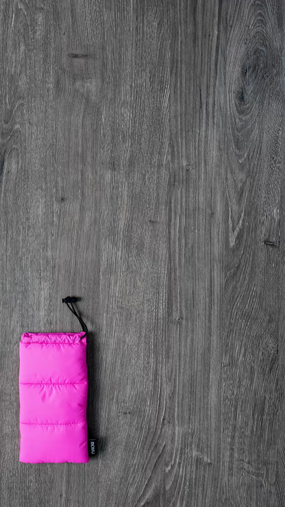 Estuche para Lentes Pouch Puff en uso